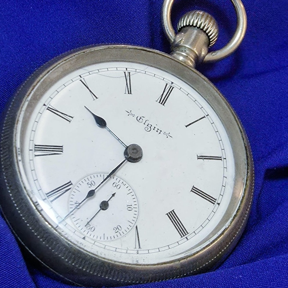 Elgin 15J Pocket Watch – Running – Hairline at 10 – Good Condition